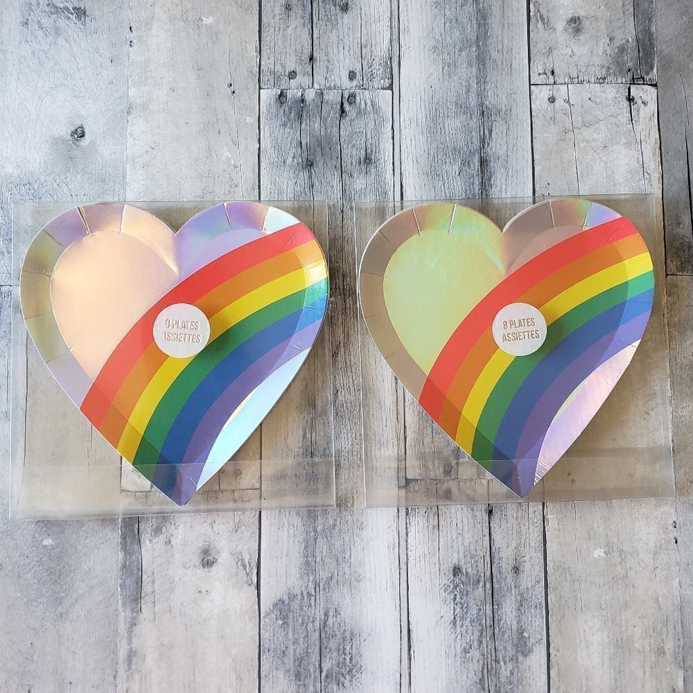 NWT - Meri Meri Iridescent Foil Heart Rainbow Plates (16)